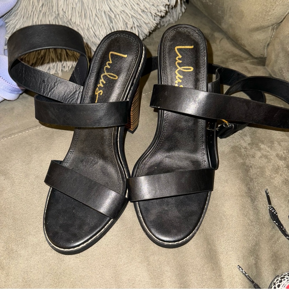Brand new Lulus heels